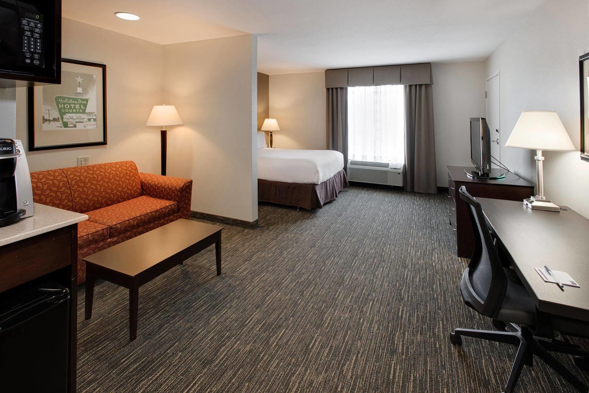 Holiday Inn Express & Suites East Wichita I-35 Andover By Ihg Buitenkant foto