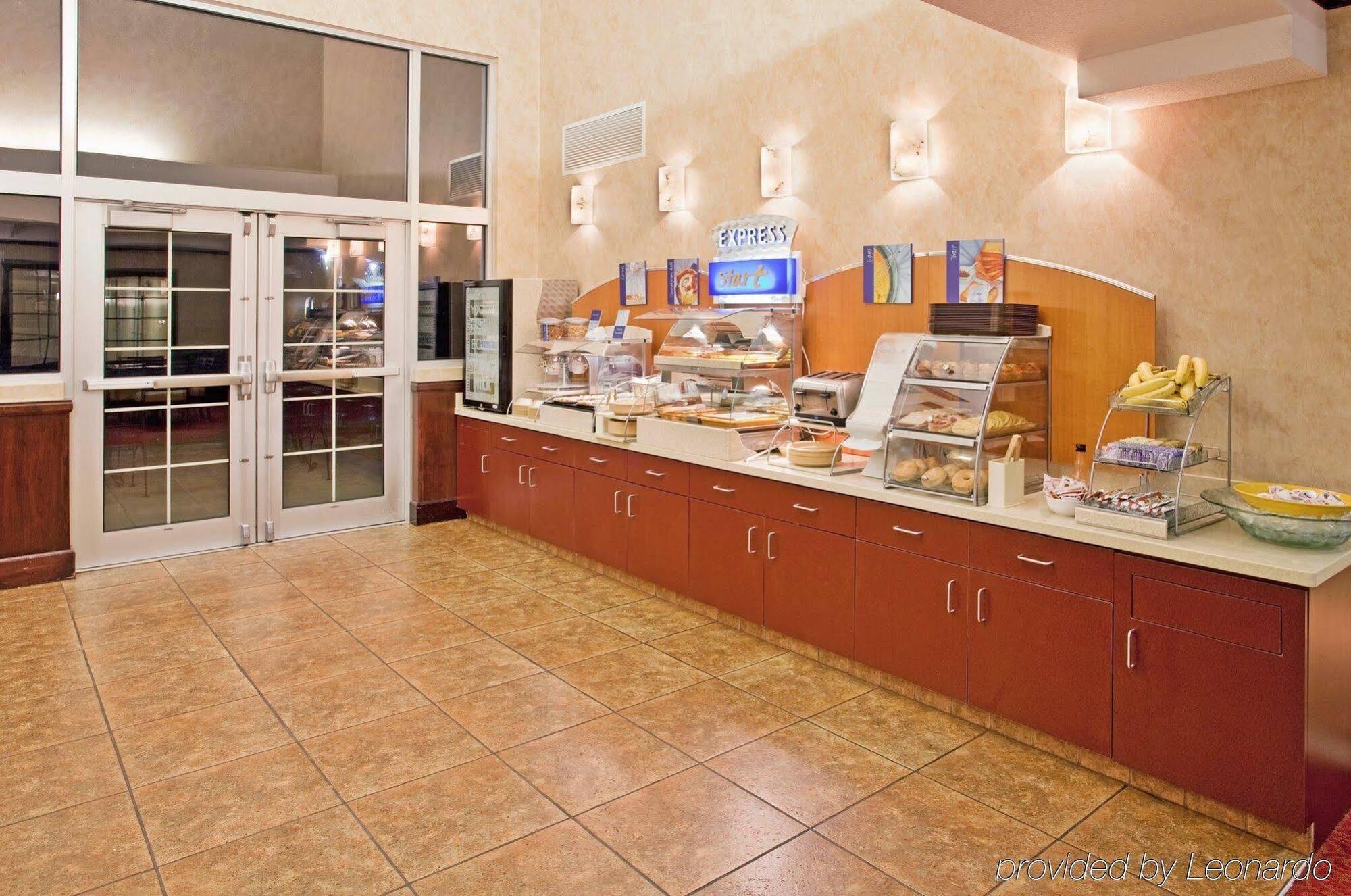 Holiday Inn Express & Suites East Wichita I-35 Andover By Ihg Buitenkant foto